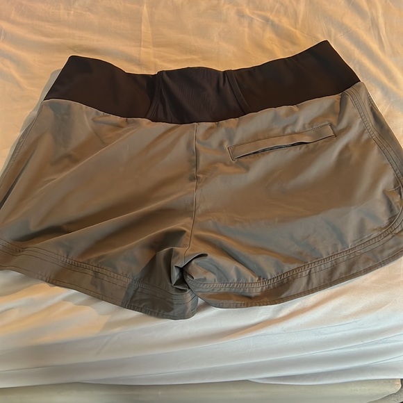 NWOT Athleta Running / Workout Shorts - Size 16 - Picture 4 of 6
